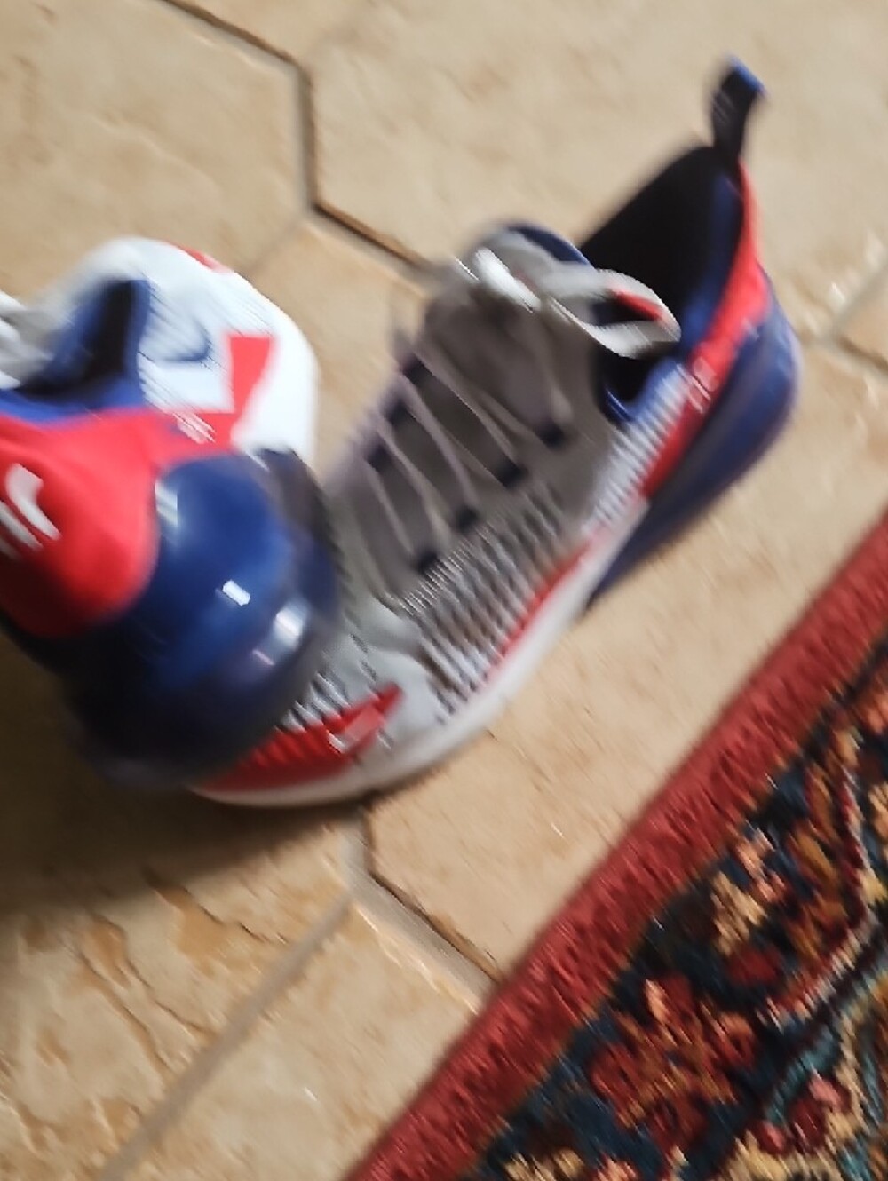 Nike Men’s Air 270 Athletic Shoes in White, Red & Navy - Picture 5 of 6